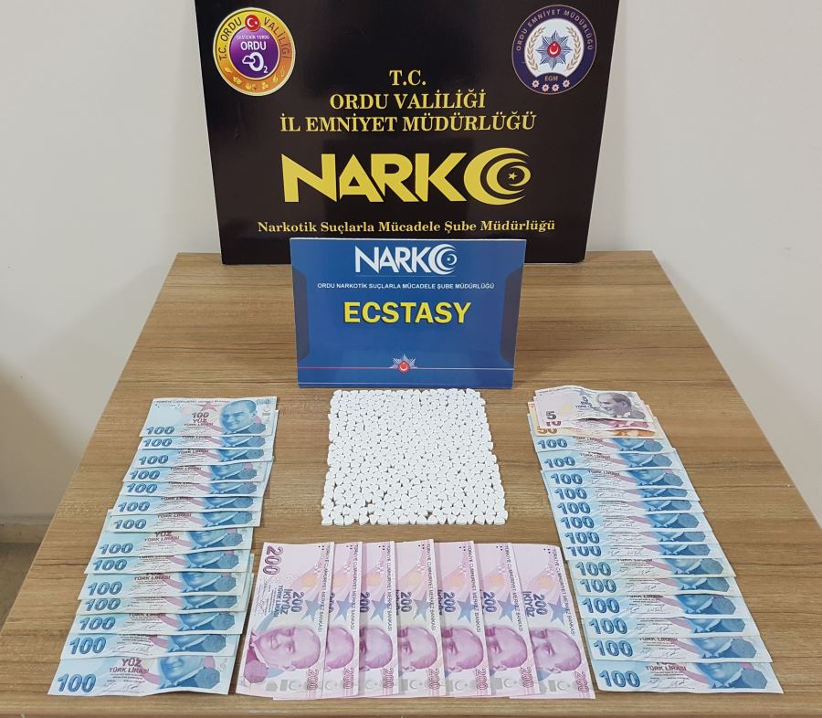 Uyuşturucu Madde Ticareti Yapman 2 kişi tutuklandı