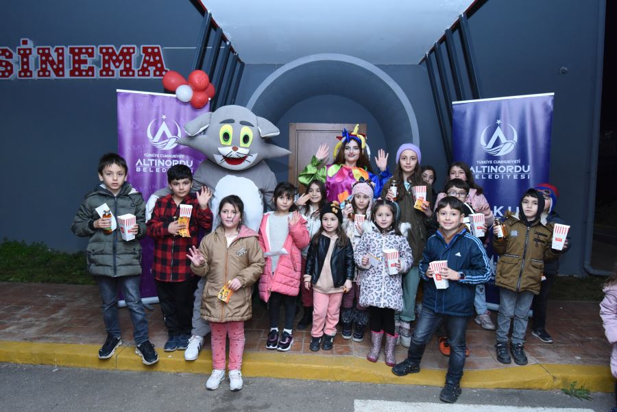 ALTINORDU SİNEMA GÜNLERİ DOLU DİZGİN DEVAM EDİYOR