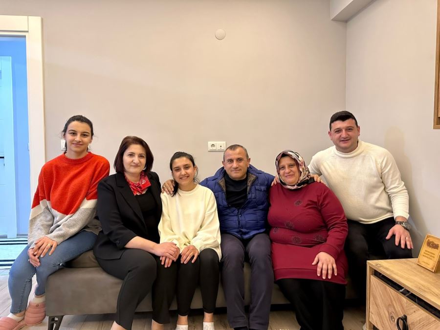 Vali Sonel ve Eşi Handan Sonel