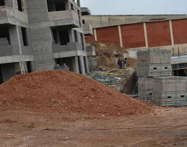 Fatsa ilçesinde inşaattan düşen Orhan Çok hayatını kaybetti.