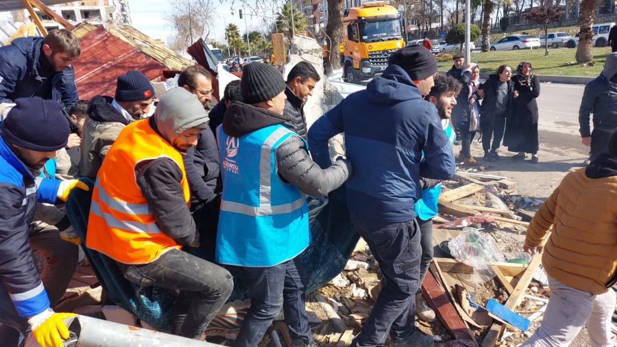 BAŞKAN AŞKIN TÖREN DEPREM BÖLGESİNDE