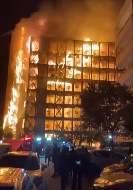 İzmir’de Folkart Sitesi’nde büyük yangın