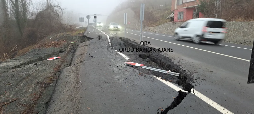 3 ay önce heyelanda göçen yolda ulaşım tek şeritten sağlanıyor.