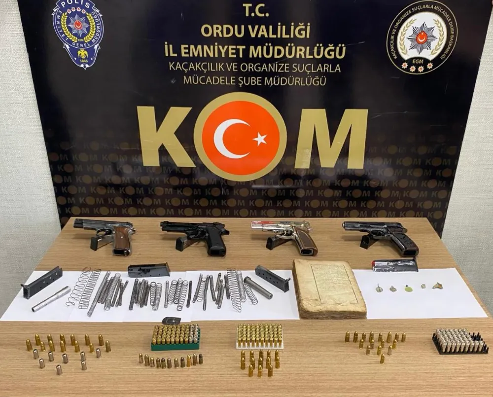 Silah ticareti ve kaçakçılığı yapan şüphelilere yönelik operasyon düzenledi