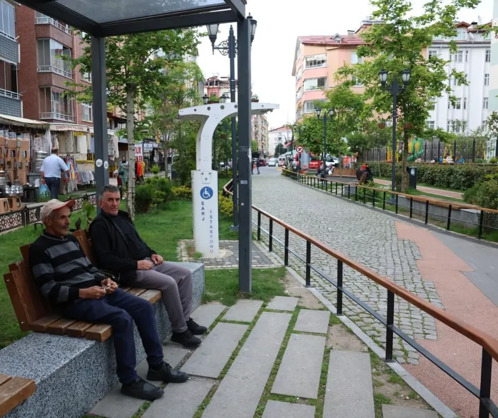 OKULLAR CADDESİ YENİDEN ULAŞIMA AÇILDI