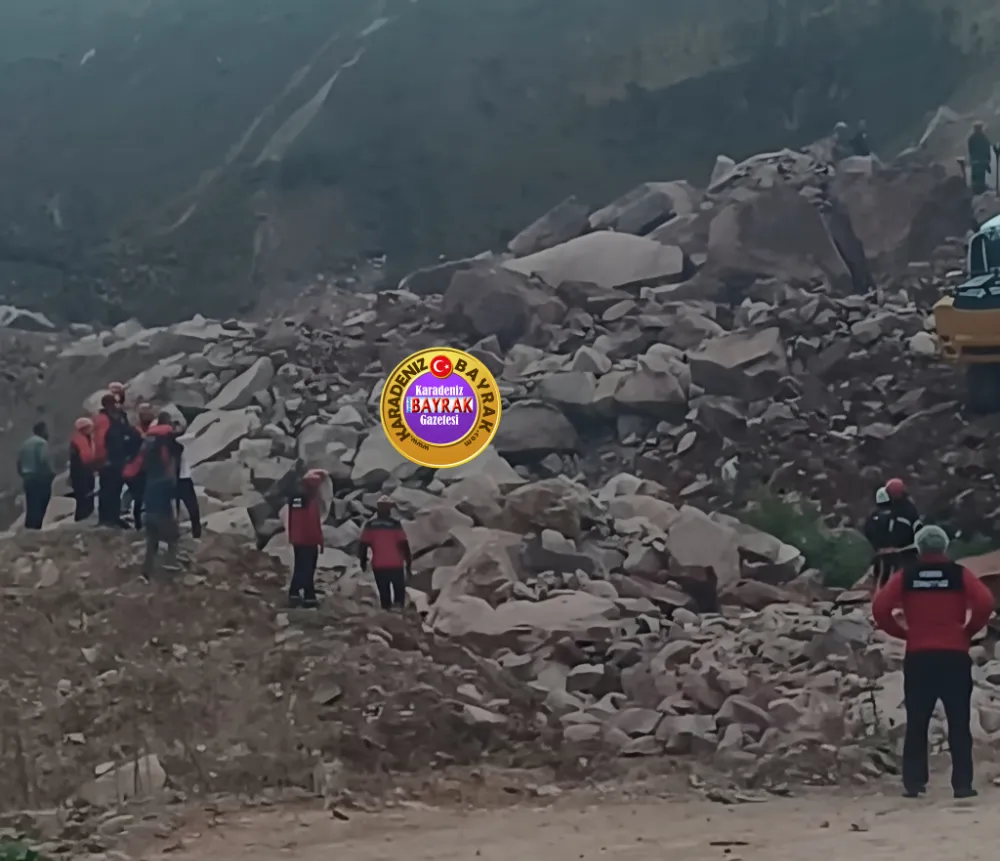 ÇAKIL OCAĞINDA GÖÇÜK: 2 İŞÇİ TOPRAK ALTINDA