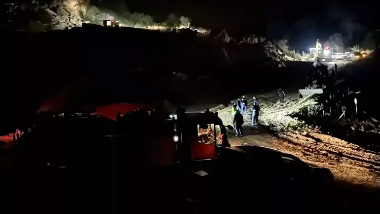 Taş ocağında göçük: 1 işçi hayatını kaybetti, 1 işçiye ulaşma çalışması sürüyor