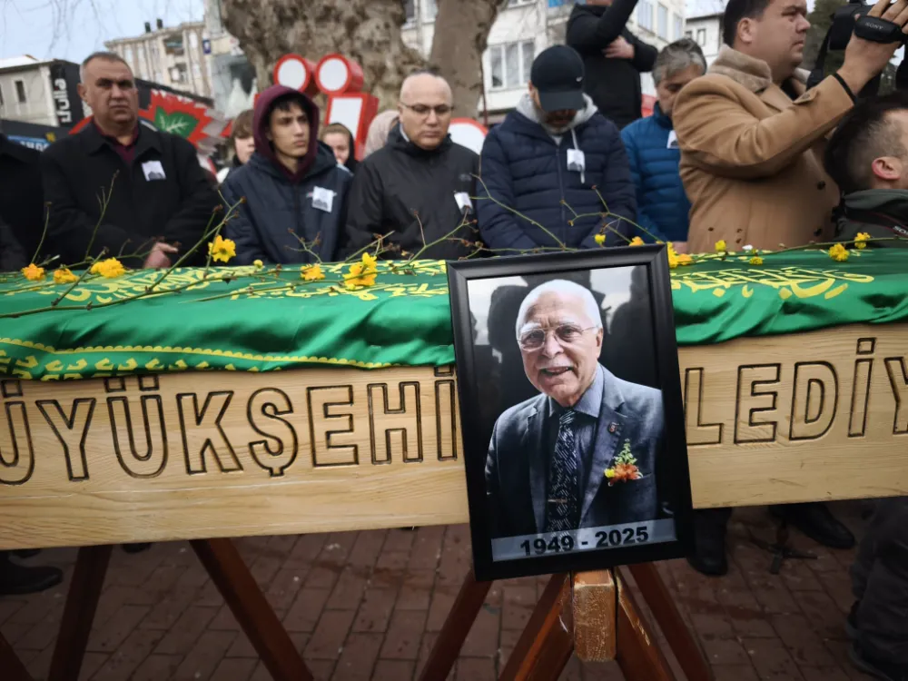 Gazeteci Ahmet Yenin Son Yolculuğuna Uğurlandı
