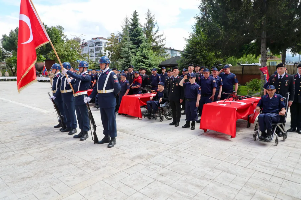   Engelli Gençler Bir Günlüğüne Asker Oldu