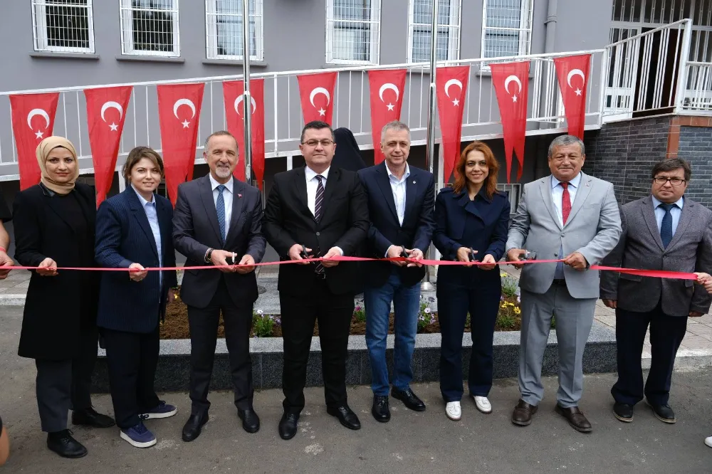 Altınfındık İlkokulu’na Atatürk Büstü Kazandırıldı
