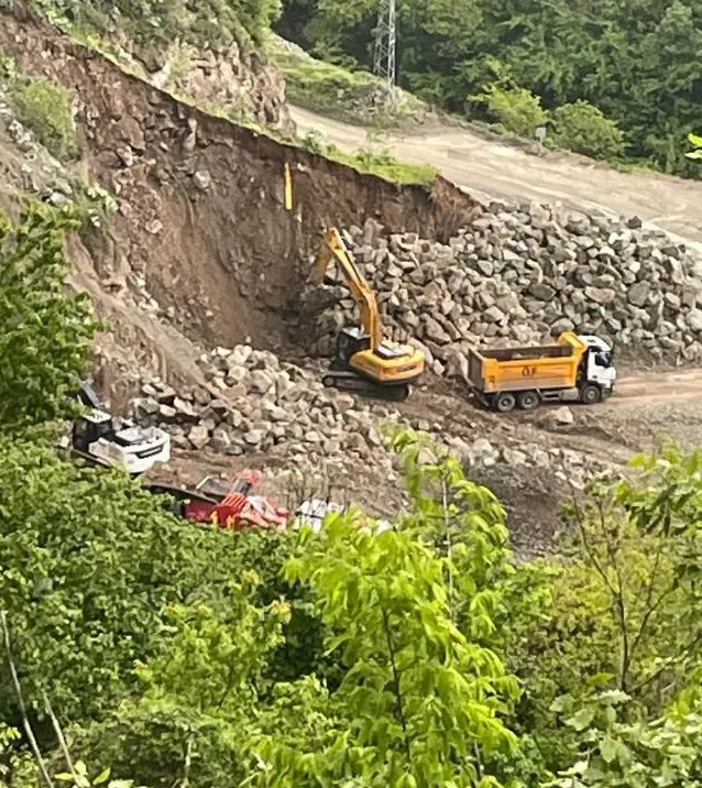 Ulubey Belediyesi, HES alanından kaçak taş çıkarıp satıyor